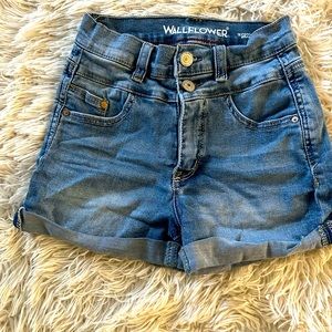 Brand wallflower junior size 0 high rise denim shorts